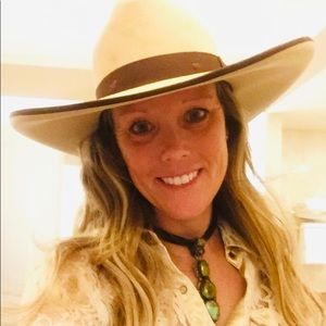 Meet your Posher, Rebecca